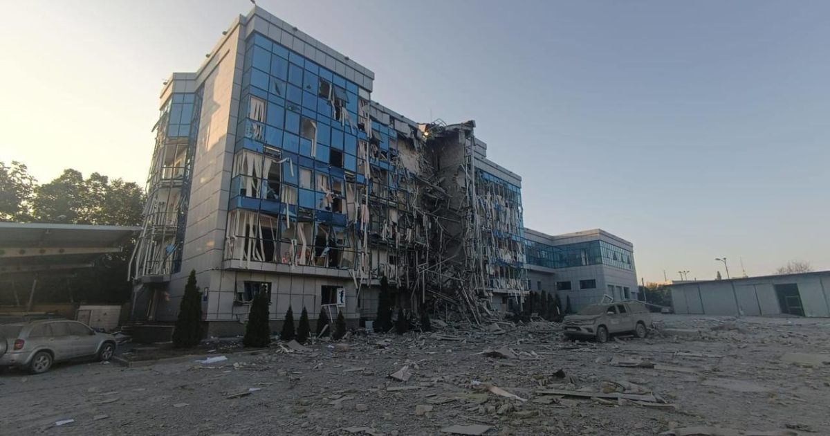 Росіяни в Харкові вдарили по Швейцарському фонду протимінної діяльності