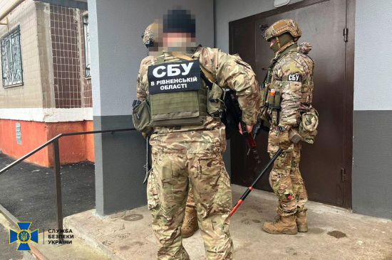 У Краматорську СБУ викрила двох спільниць, які "зливали" росіянам позиції ЗСУ під Бахмутом: фото листувань