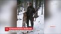 Полиция открыла уголовное производство из-за фотографии лесничего с мертвой рысью