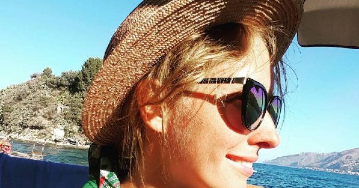 Струнка Катерина Осадча показала засмагу під час відпустки у теплих краях