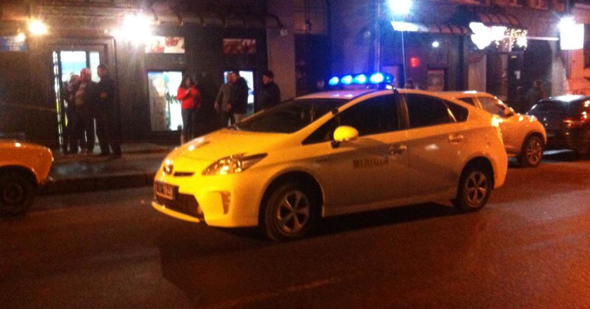 На Римаську прибуває все більше машин правоохоронців / © twitter.com/itsector