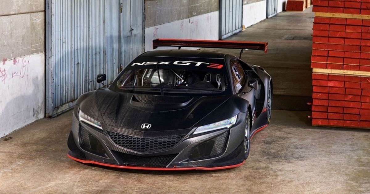 Honda объявила о старте продаж гоночного суперкара NSX