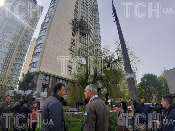 Квартира у Святошинському районі, куди влучили уламки дрона 8 травня / © ТСН.ua