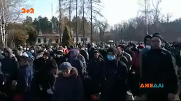 Очереди на пропускных пунктах: украинцы не теряют надежды вернуться на родину на автобусах