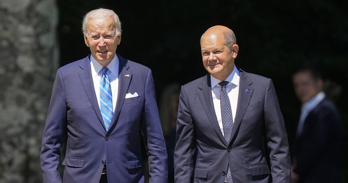 Немецкие социал-демократы могут заставить Олафа Шольца отказаться от участия в выборах и повторить судьбу американского президента Джо Байдена