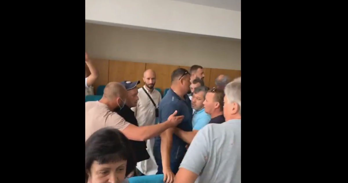 На заседании сессии Бориспольского городского совета произошла драка: видео