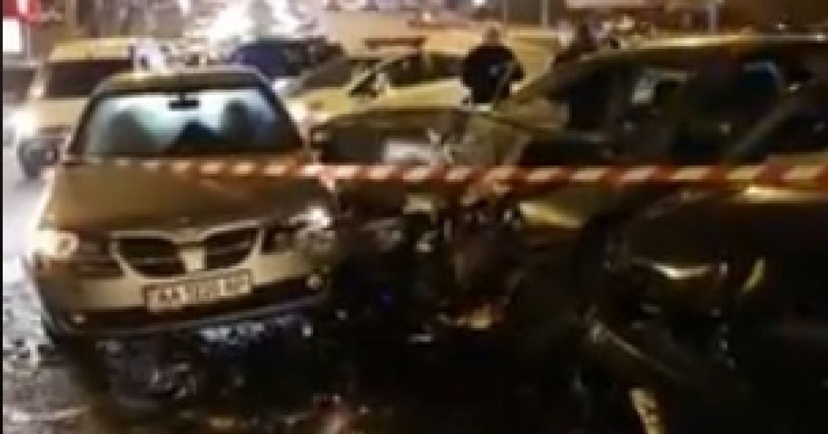 У Києві через масштабну аварію з п'ятьма легковиками утворилися автомобільні затори