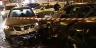 В Киеве из-за масштабной аварии с пятью легковушками образовались автомобильные пробки