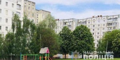 В Полтавской области из окна третьего этажа выпала 4-летняя девочка: ребенка госпитализировали
