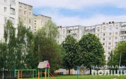 В Полтавской области из окна третьего этажа выпала 4-летняя девочка: ребенка госпитализировали