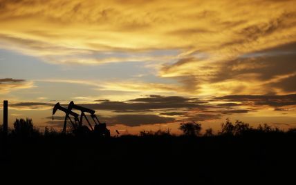Саудівська Аравія вдвічі скоротила видобуток нафти через атаки на заводи