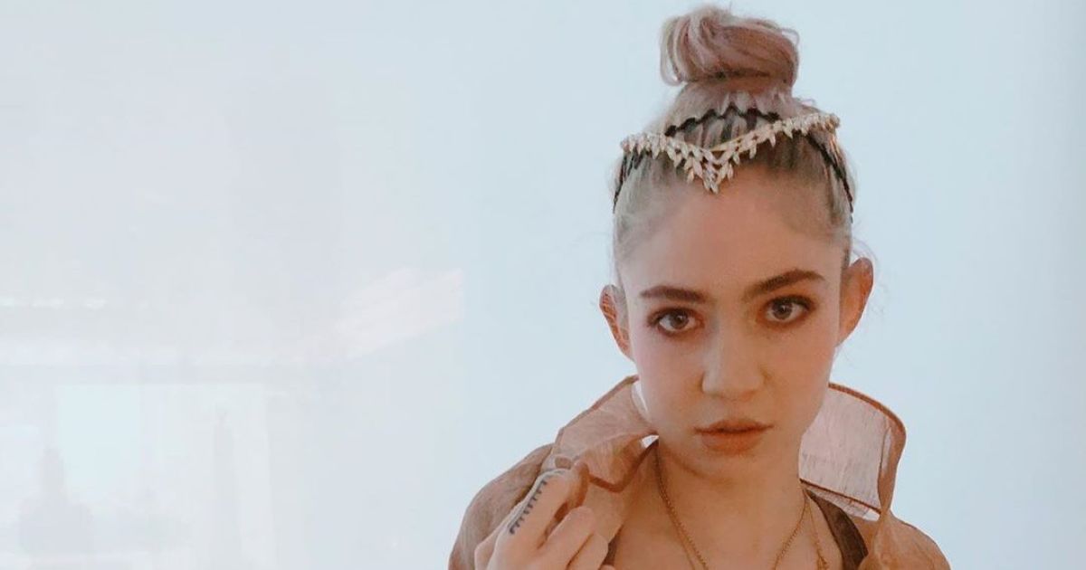 Дівчина Ілона Маска Grimes вирішила продати частину своєї душі