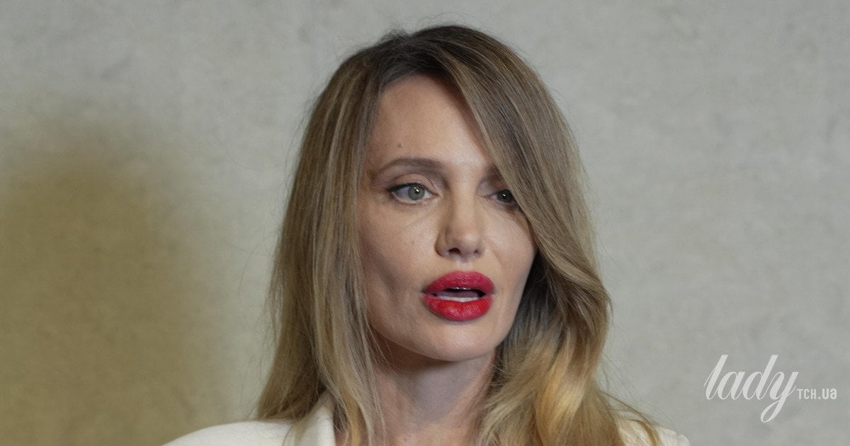 Анджеліна Джолі