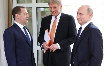 У Кремлі пояснили, чому Путін проігнорував у привітанні з “Днем перемоги” Порошенка та Зеленського