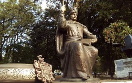 В Госдуме РФ заклеймили Порошенко "предателем" за памятник Мазепе в Полтаве