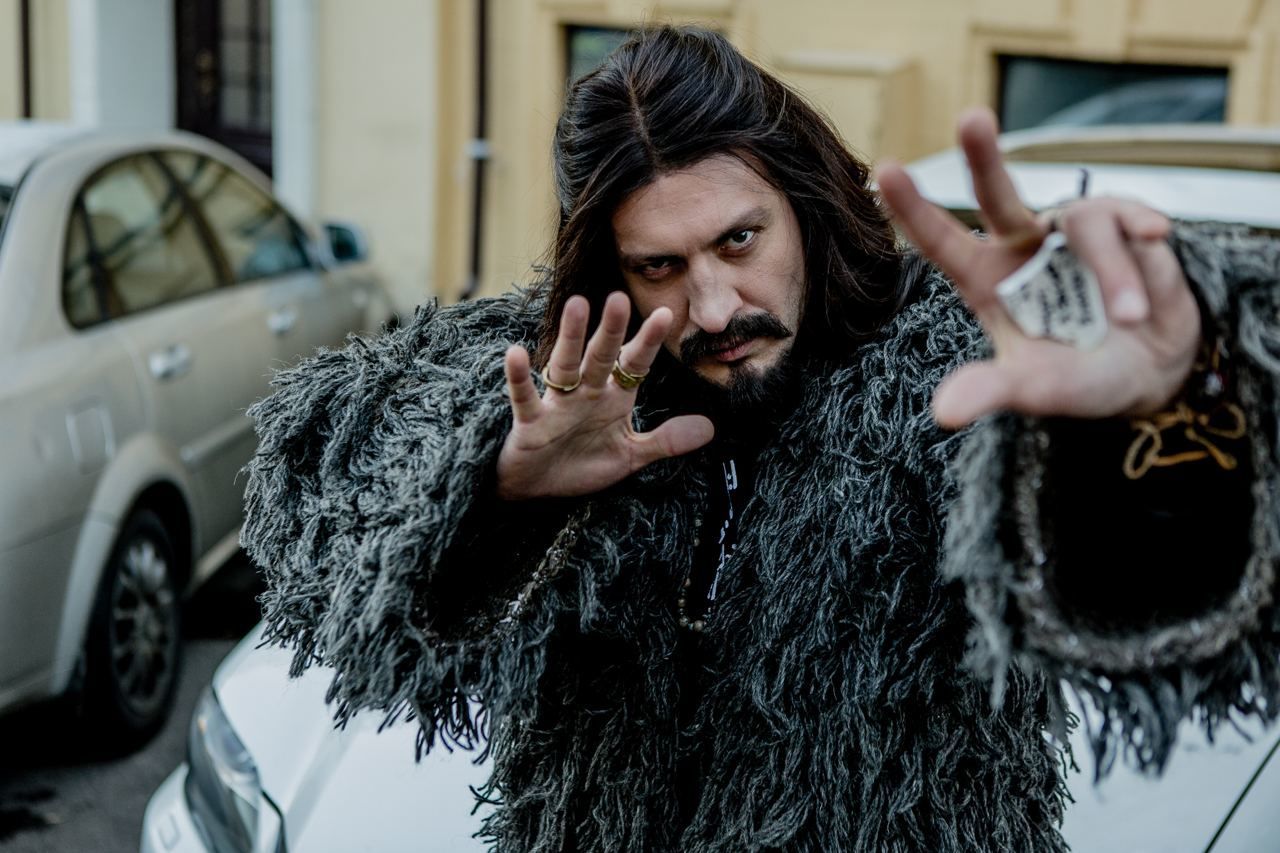 Сергей Журавлёв в образе псевдоволшебника / © 