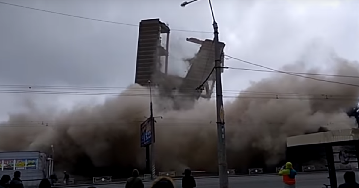У Полтаві повалили останній залишок корпусу оборонного заводу "Знамя"