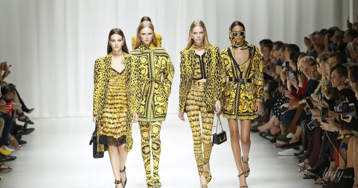 Коллекция Versace прет-а-порте сезона весна-лето 2018 / © East News