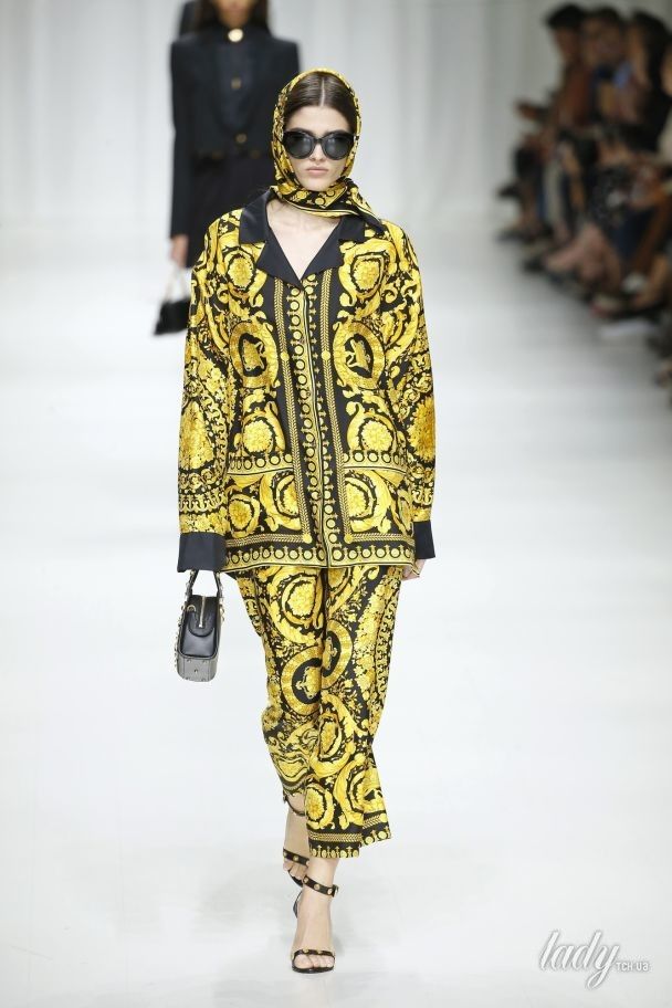 Коллекция Versace прет-а-порте сезона весна-лето 2018 / © East News