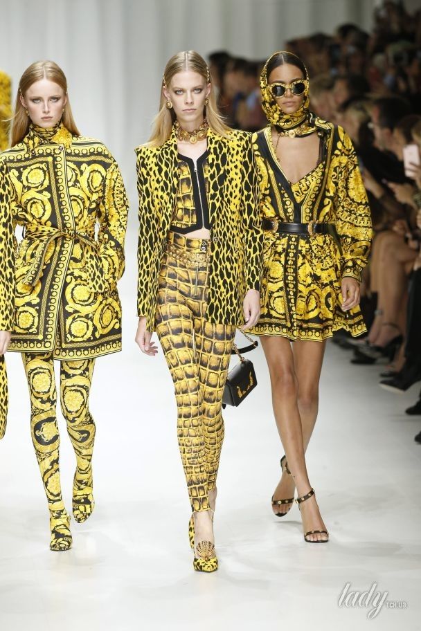 Коллекция Versace прет-а-порте сезона весна-лето 2018 / © East News