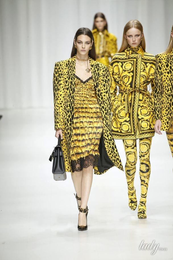 Коллекция Versace прет-а-порте сезона весна-лето 2018 / © East News