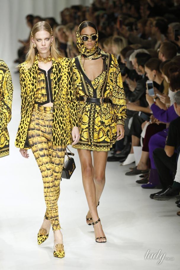 Коллекция Versace прет-а-порте сезона весна-лето 2018 / © East News