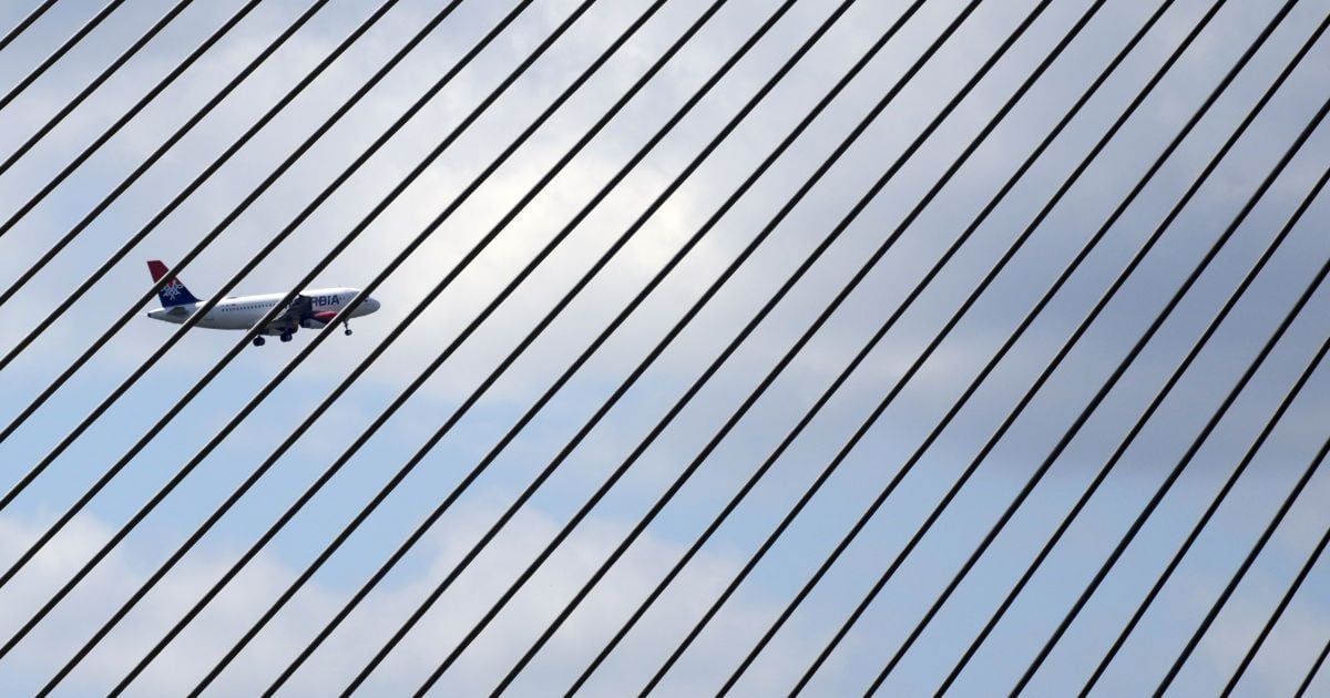 У МЗС відреагували на заяви президента Сербії про "мінування літаків", які летять до Москви