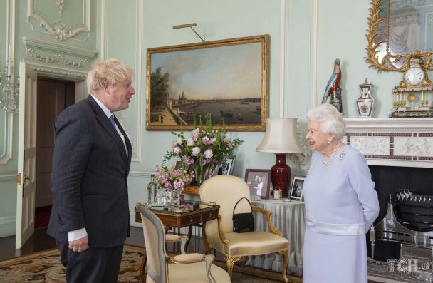 Борис Джонсон та королева Єлизавета II / © Associated Press