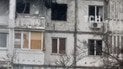 Херсонцы после обстрела ищут уцелевшие вещи в своих домах и, несмотря на это, верят в победу