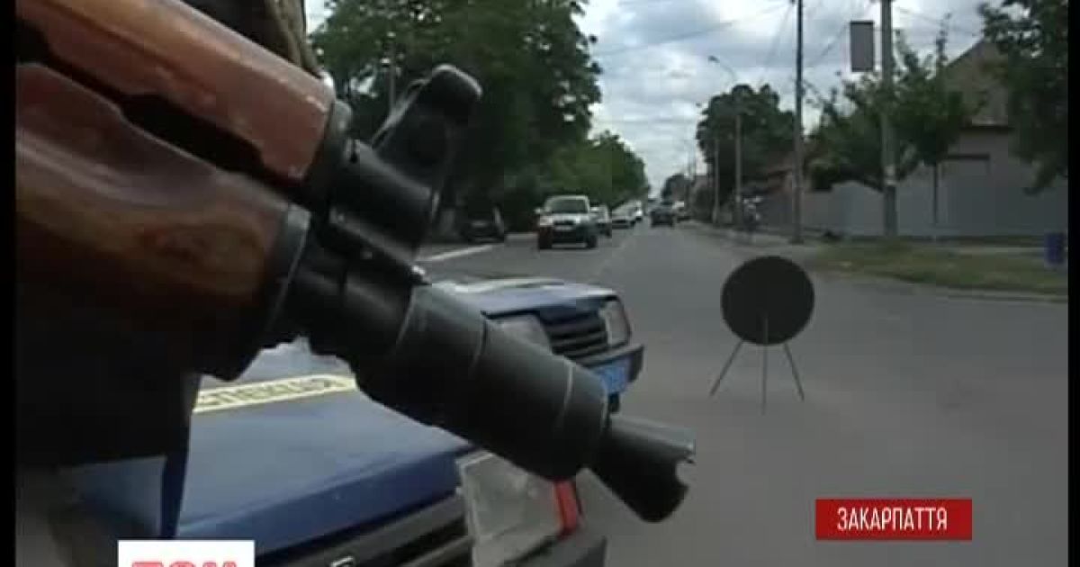 У Мукачевому продовжують шукати 6 бійців