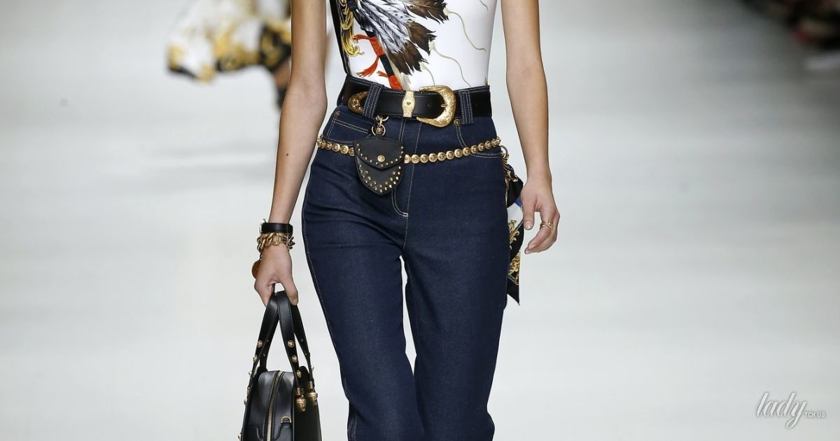 Коллекция Versace прет-а-порте сезона весна-лето 2018 / © East News