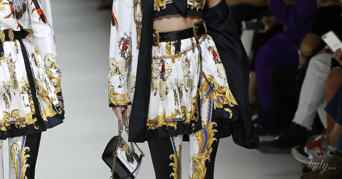Коллекция Versace прет-а-порте сезона весна-лето 2018 / © East News