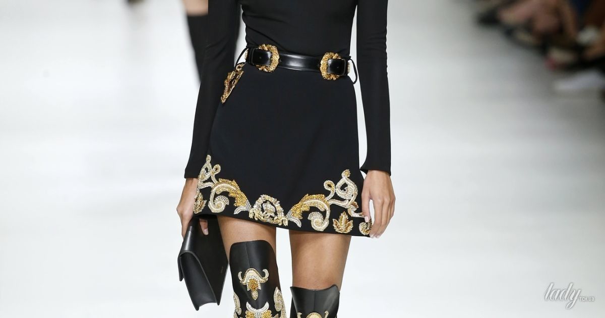 Коллекция Versace прет-а-порте сезона весна-лето 2018 / © East News