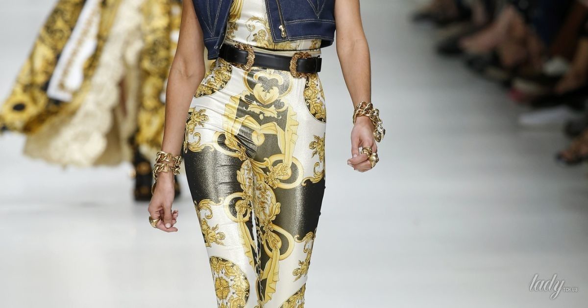 Коллекция Versace прет-а-порте сезона весна-лето 2018 / © East News