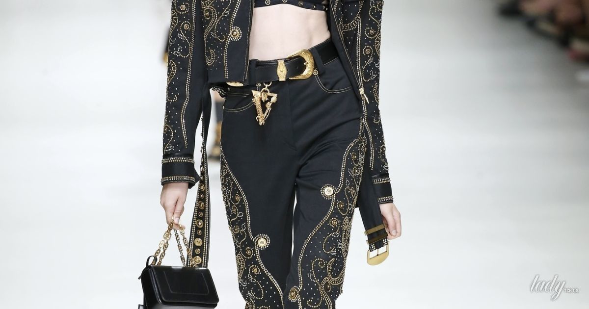 Коллекция Versace прет-а-порте сезона весна-лето 2018 / © East News