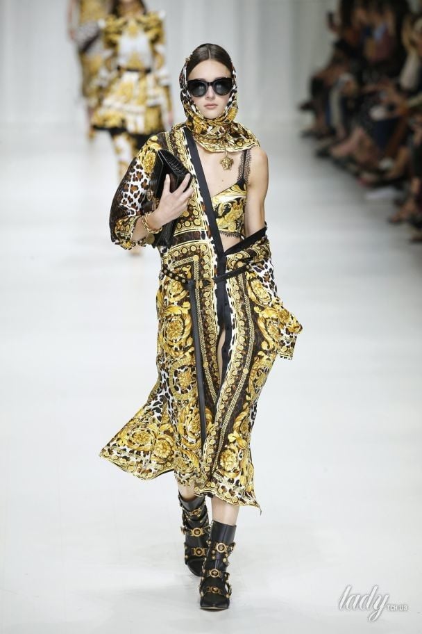Коллекция Versace прет-а-порте сезона весна-лето 2018 / © East News