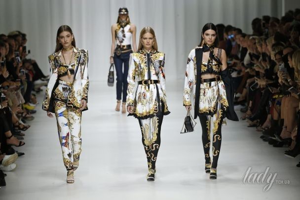 Коллекция Versace прет-а-порте сезона весна-лето 2018 / © East News