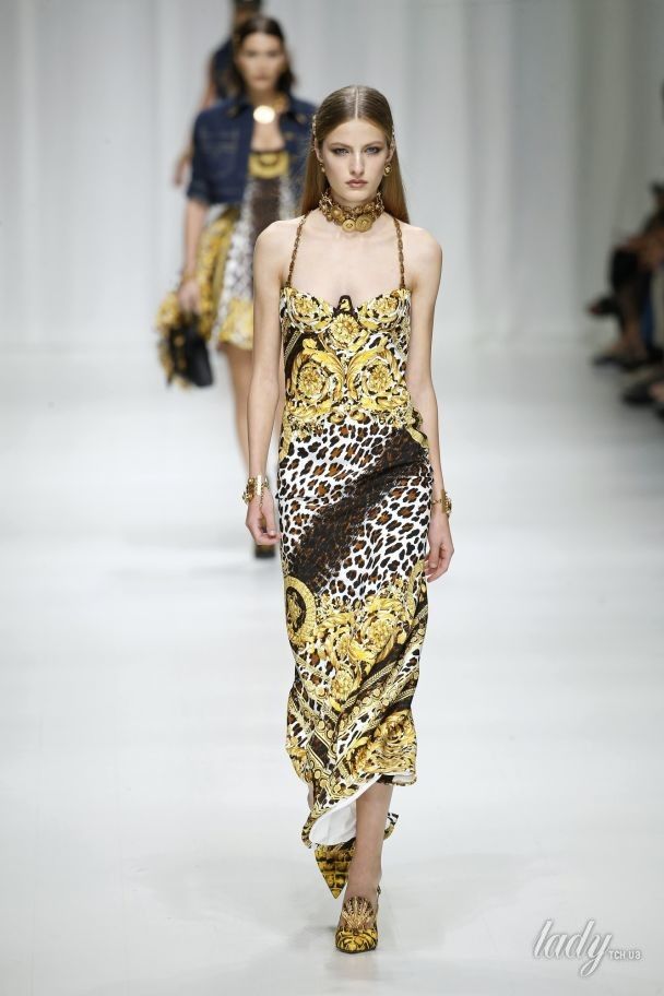 Коллекция Versace прет-а-порте сезона весна-лето 2018 / © East News