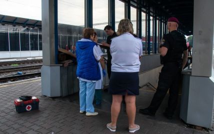 С билетом на поезд: в Киеве на вокзале нашли тело мужчины