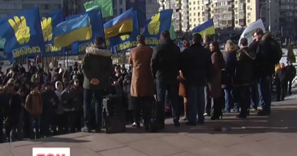 У Києві вимагають не переносити виборів до районних рад