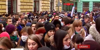 В Черновцах студенты пытались перекрыть центр города в знак протеста
