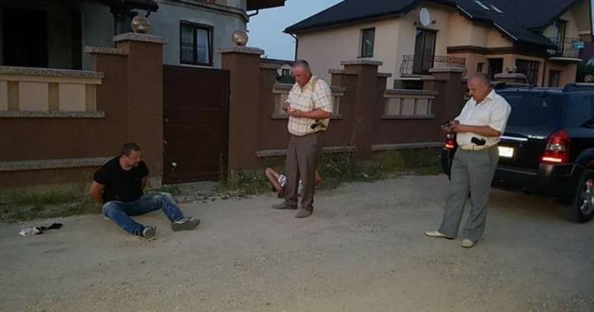 В Івано-Франківську схопили чоловіка, який намагався застрелити підприємця в центрі міста