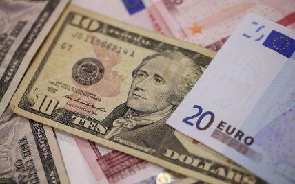Доллар и евро достигли рекордных показателей в курсах Нацбанка 2016 года. Инфографика