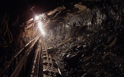 На Луганщине из-за грозы десятки горняков застряли в шахте под землей