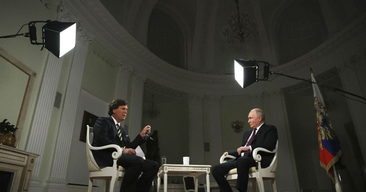 Путін на інтерв'ю з американським телеведучим Такером Карлсоном