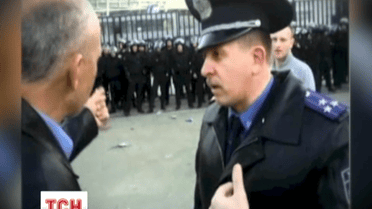 Київський міліціонер, який розганяв Майдан, тепер розганяє протестантів у Москві