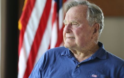 Экс-президент США Джордж Буш-старший пообещал голосовать за Клинтон – СМИ