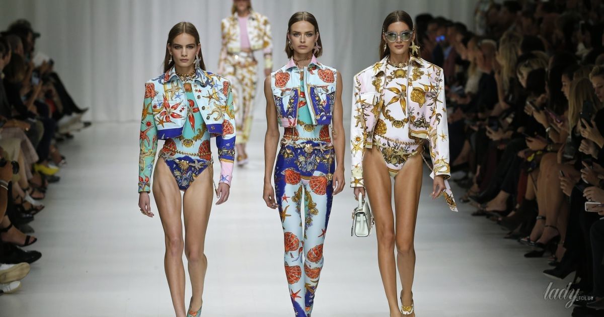 Коллекция Versace прет-а-порте сезона весна-лето 2018 / © East News