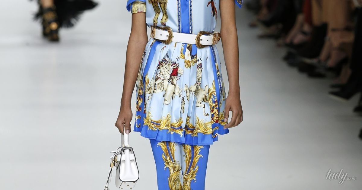 Коллекция Versace прет-а-порте сезона весна-лето 2018 / © East News