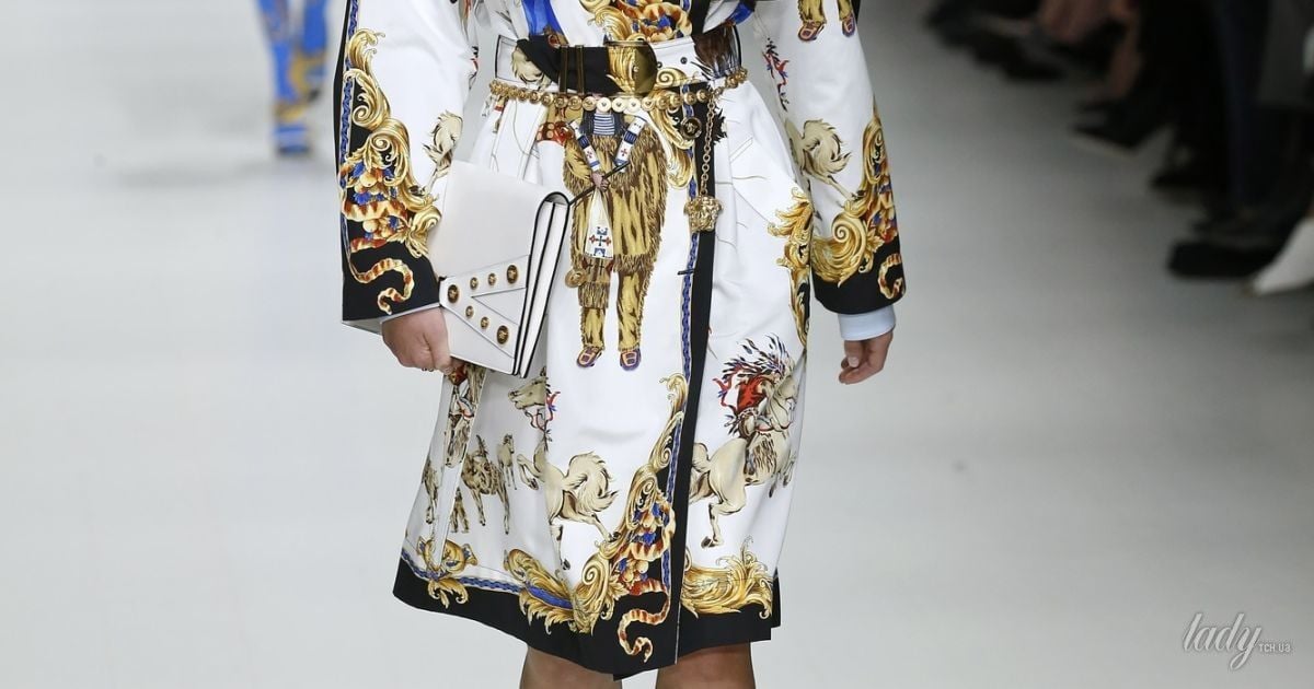Коллекция Versace прет-а-порте сезона весна-лето 2018 / © East News